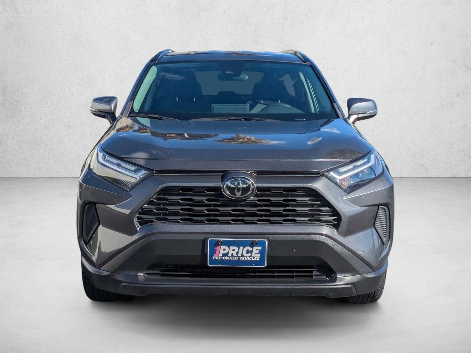 2023 Toyota RAV4 XLE photo 2