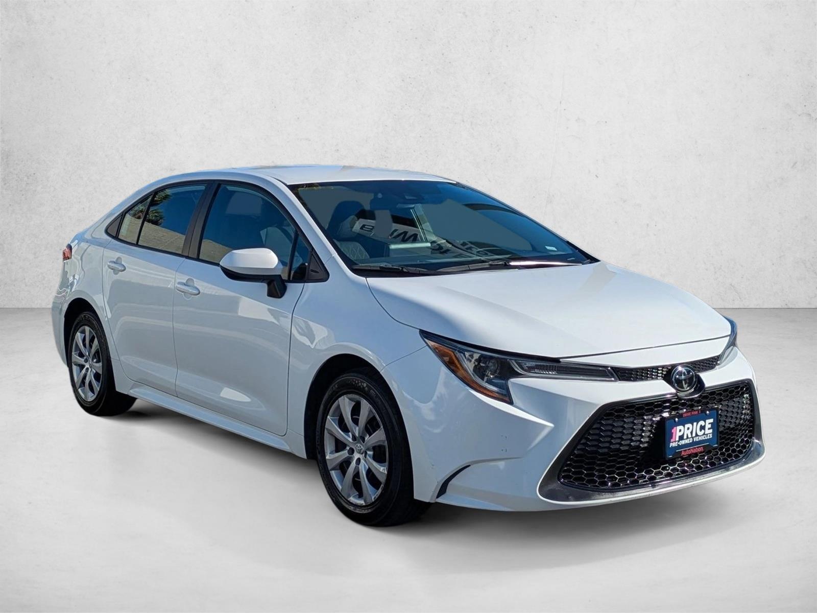 2022 Toyota Corolla LE photo 3