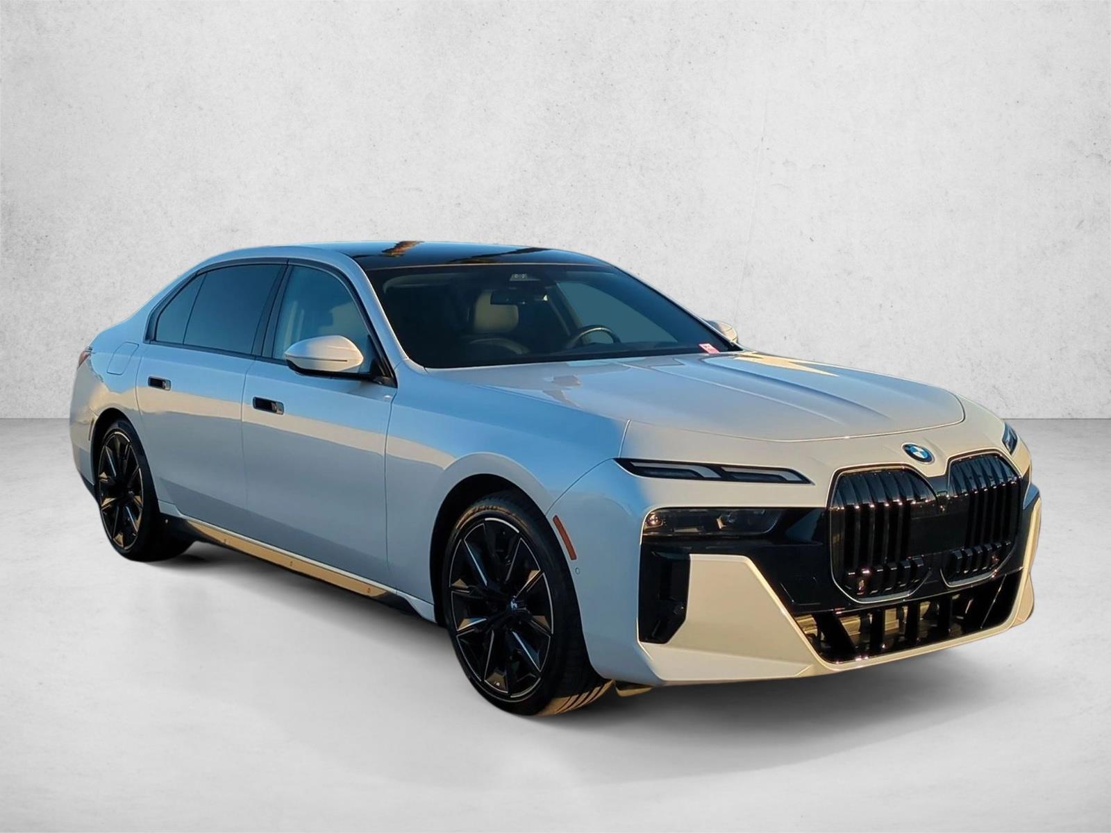 2024 BMW 740i photo 2