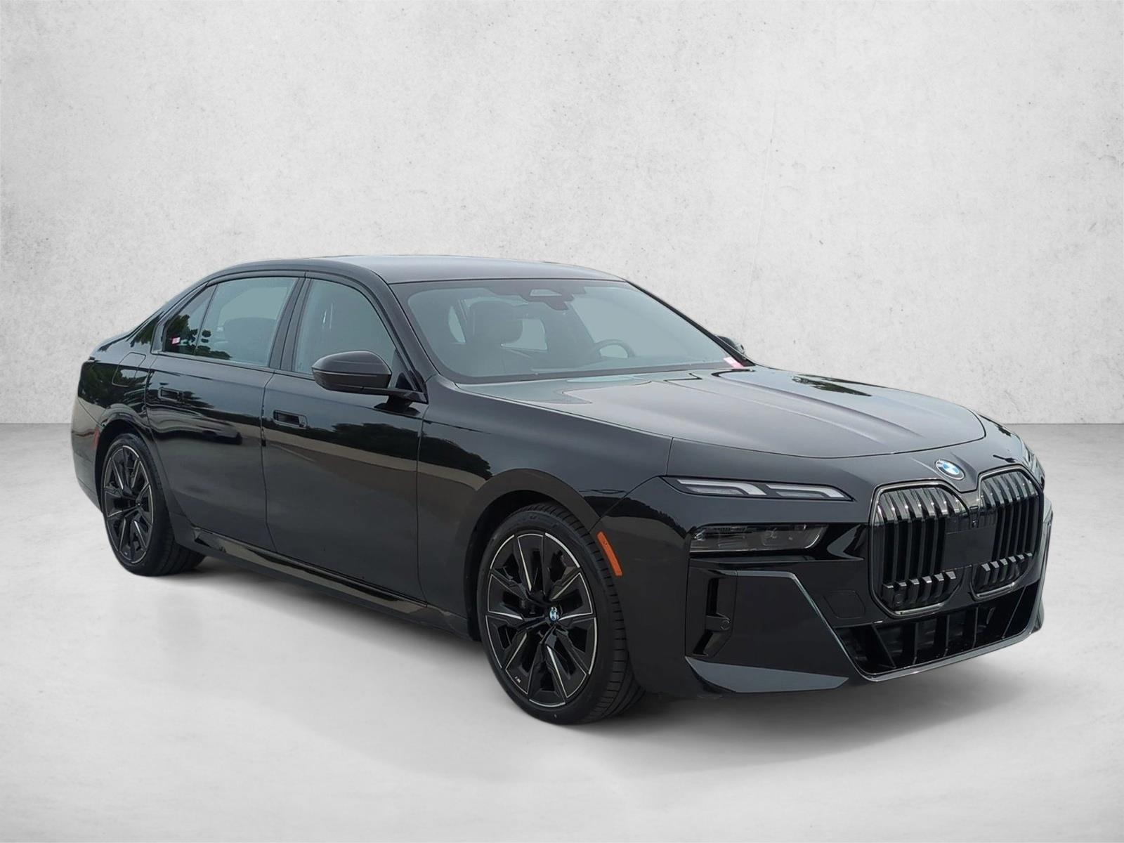 2024 BMW 760i xDrive photo 2