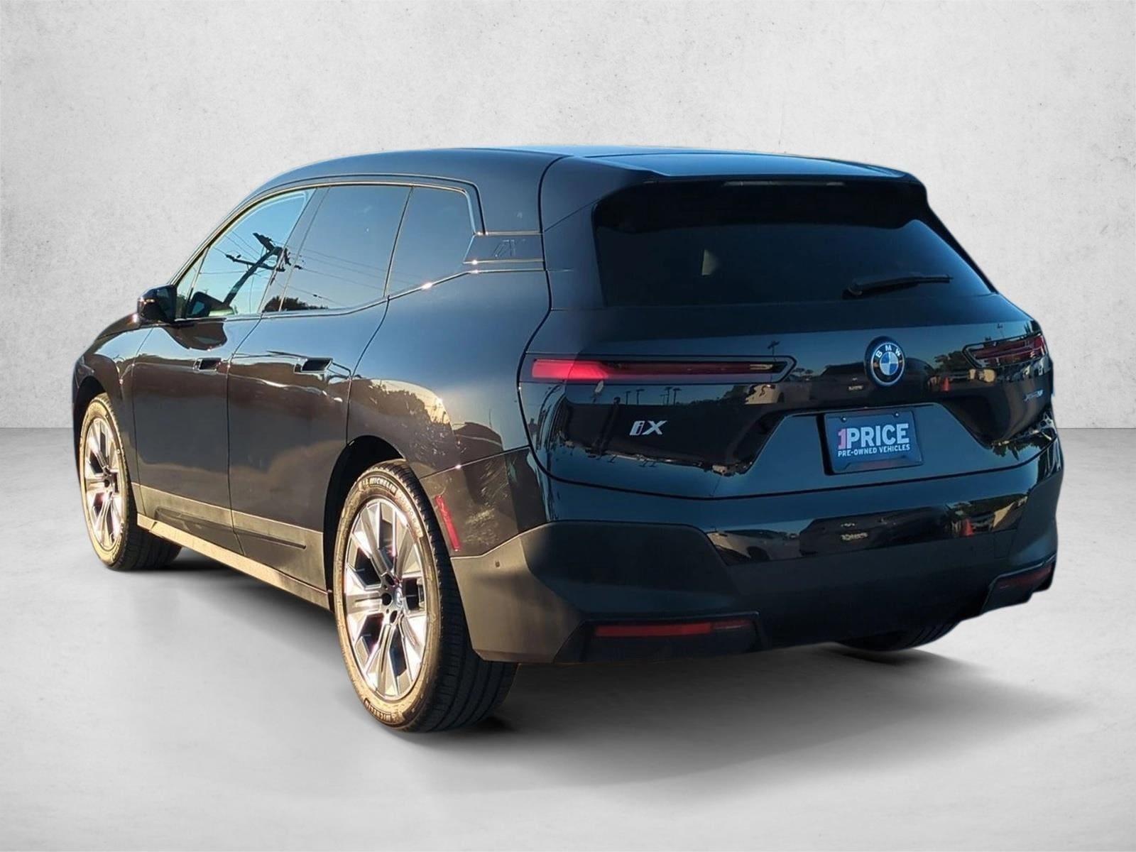 2024 BMW iX xDrive50 photo 3