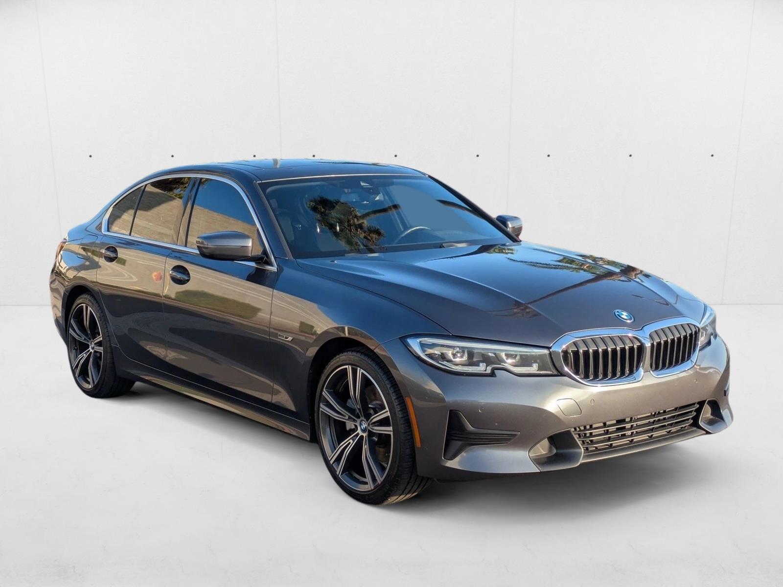 2022 Bmw 330e 3-Series photo 3