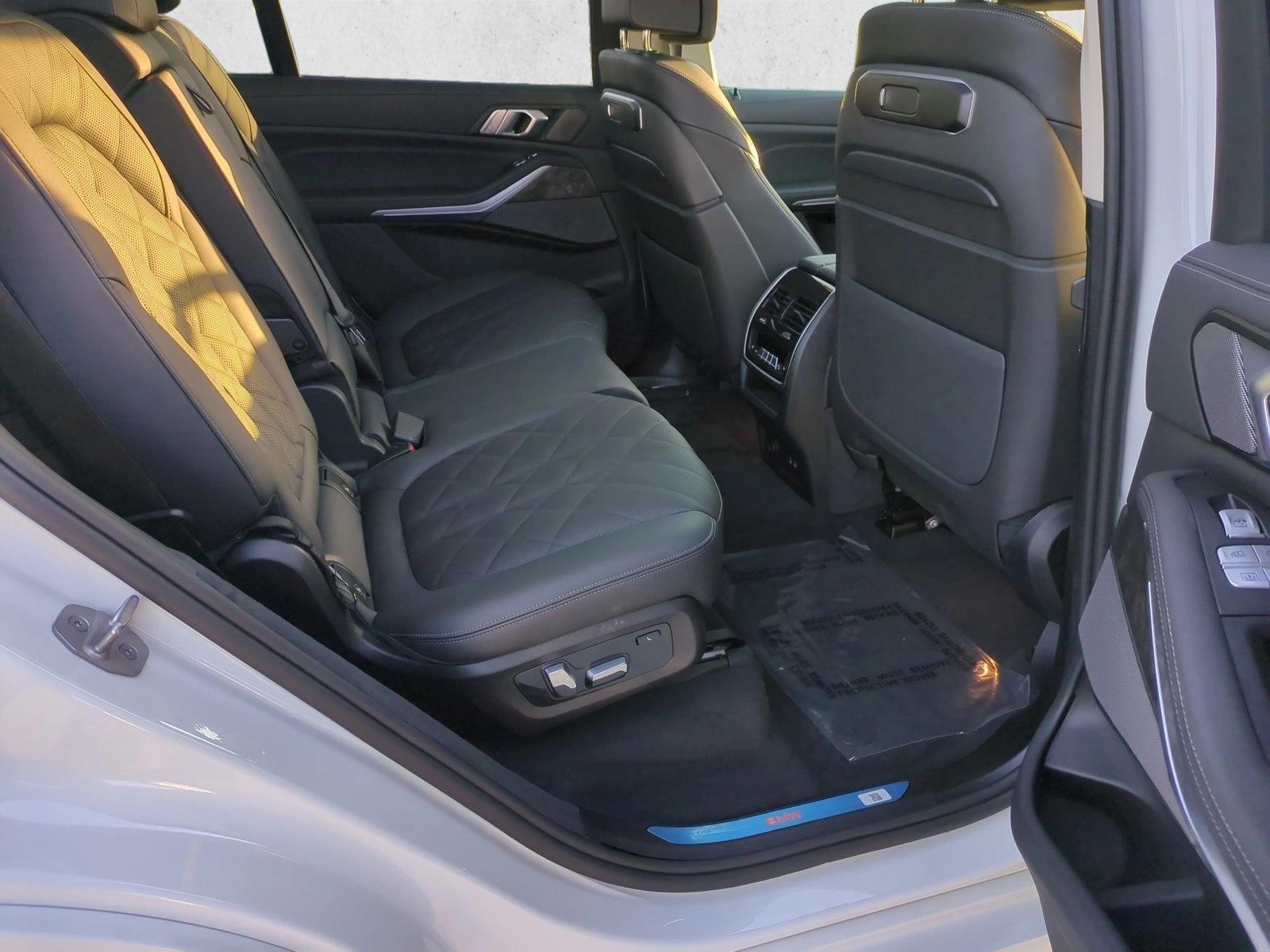 2026 BMW X7 40i - Photo 23