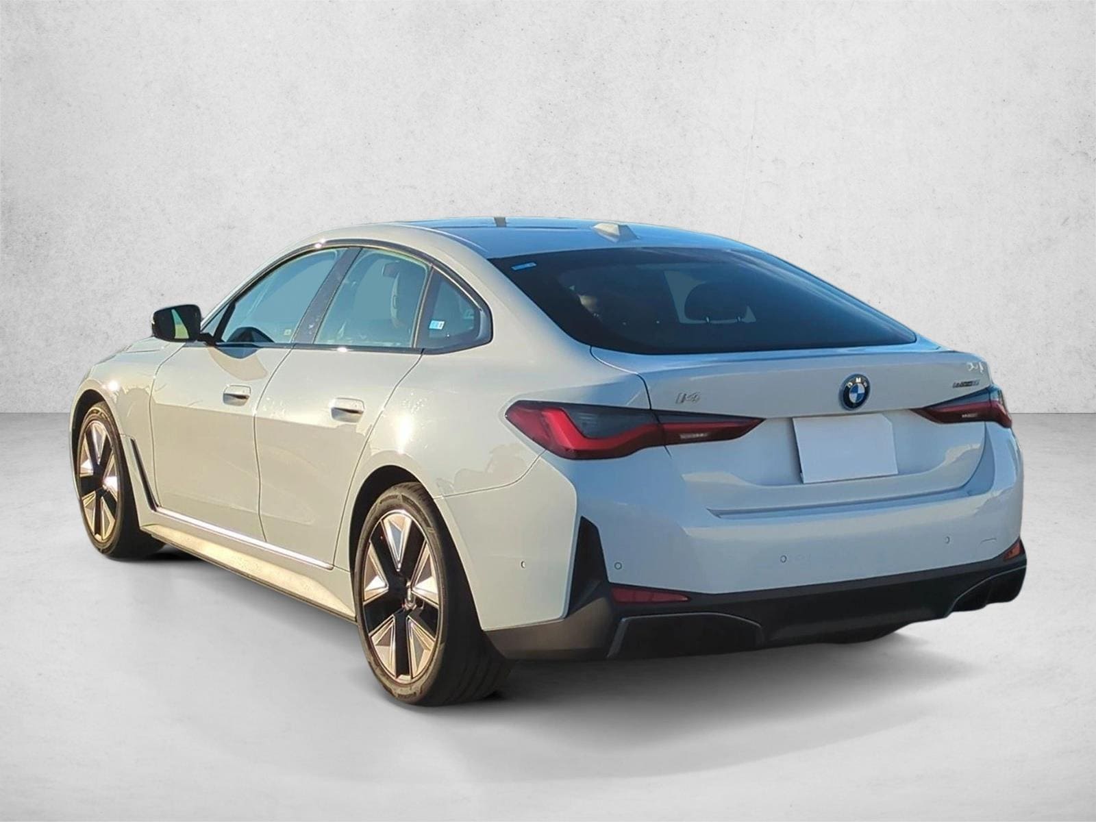 2023 BMW i4 eDrive35 photo 3