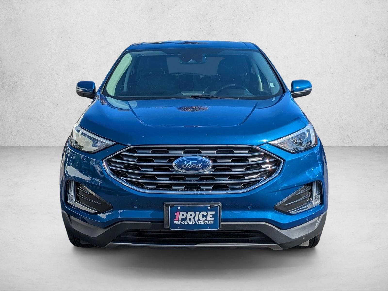 2023 Ford Edge Titanium photo 2