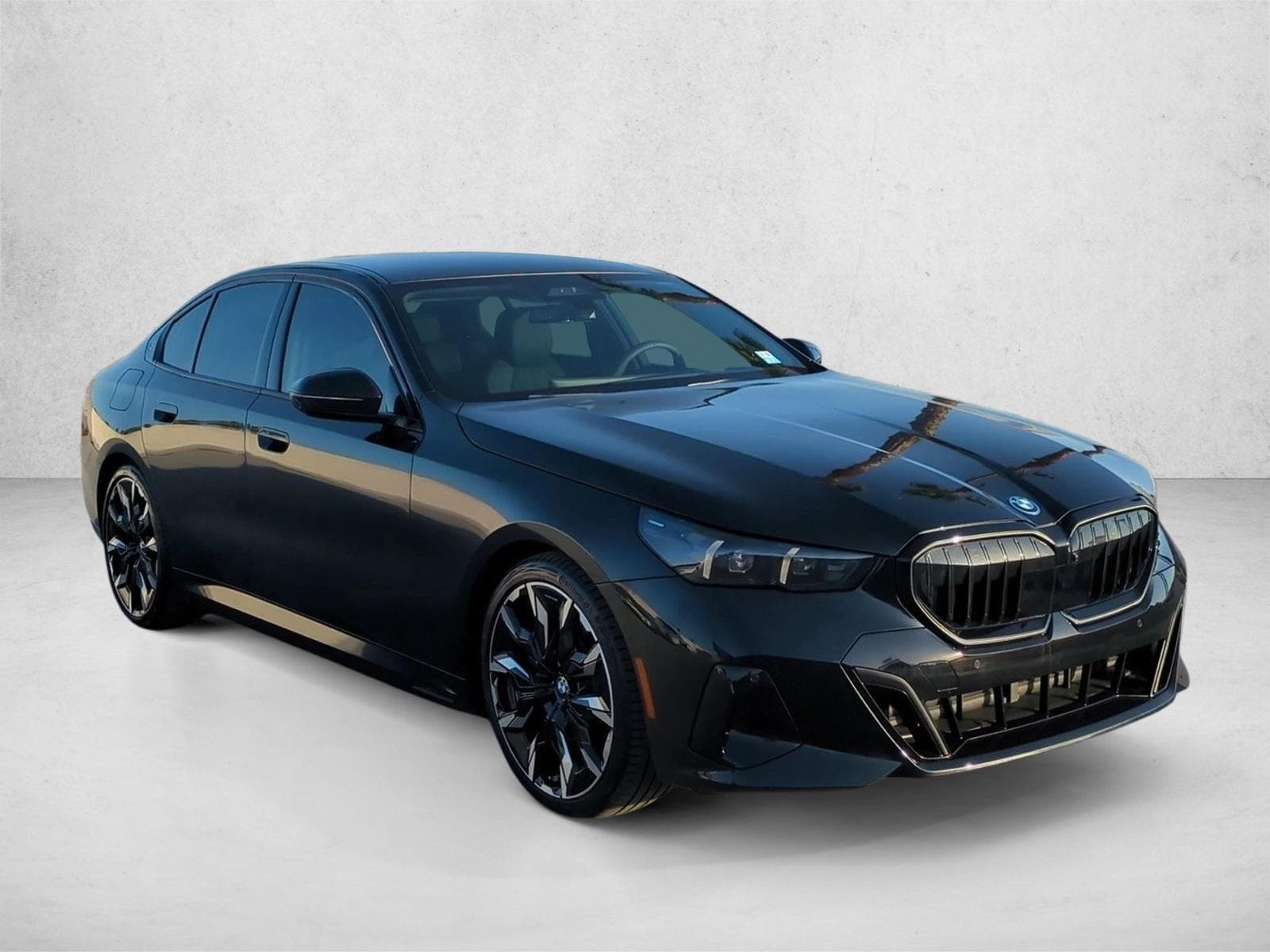 2026 BMW 550e xDrive photo 2