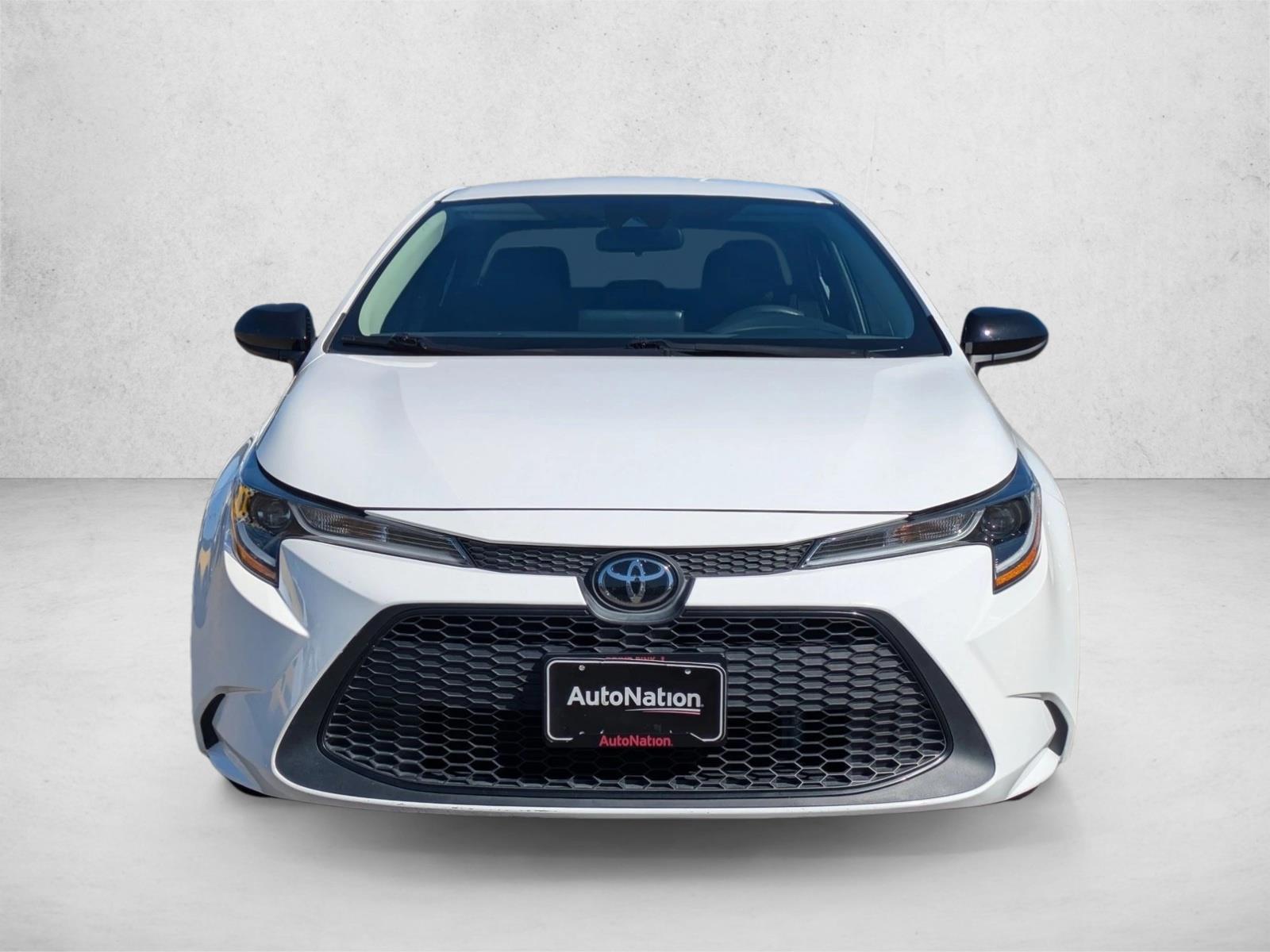 2022 Toyota Corolla LE photo 2