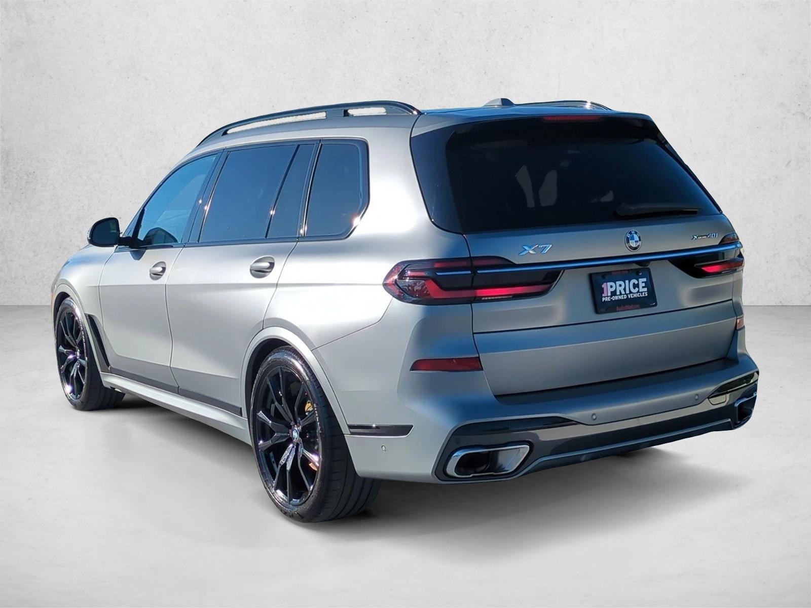 2023 BMW X7 xDrive40i photo 3