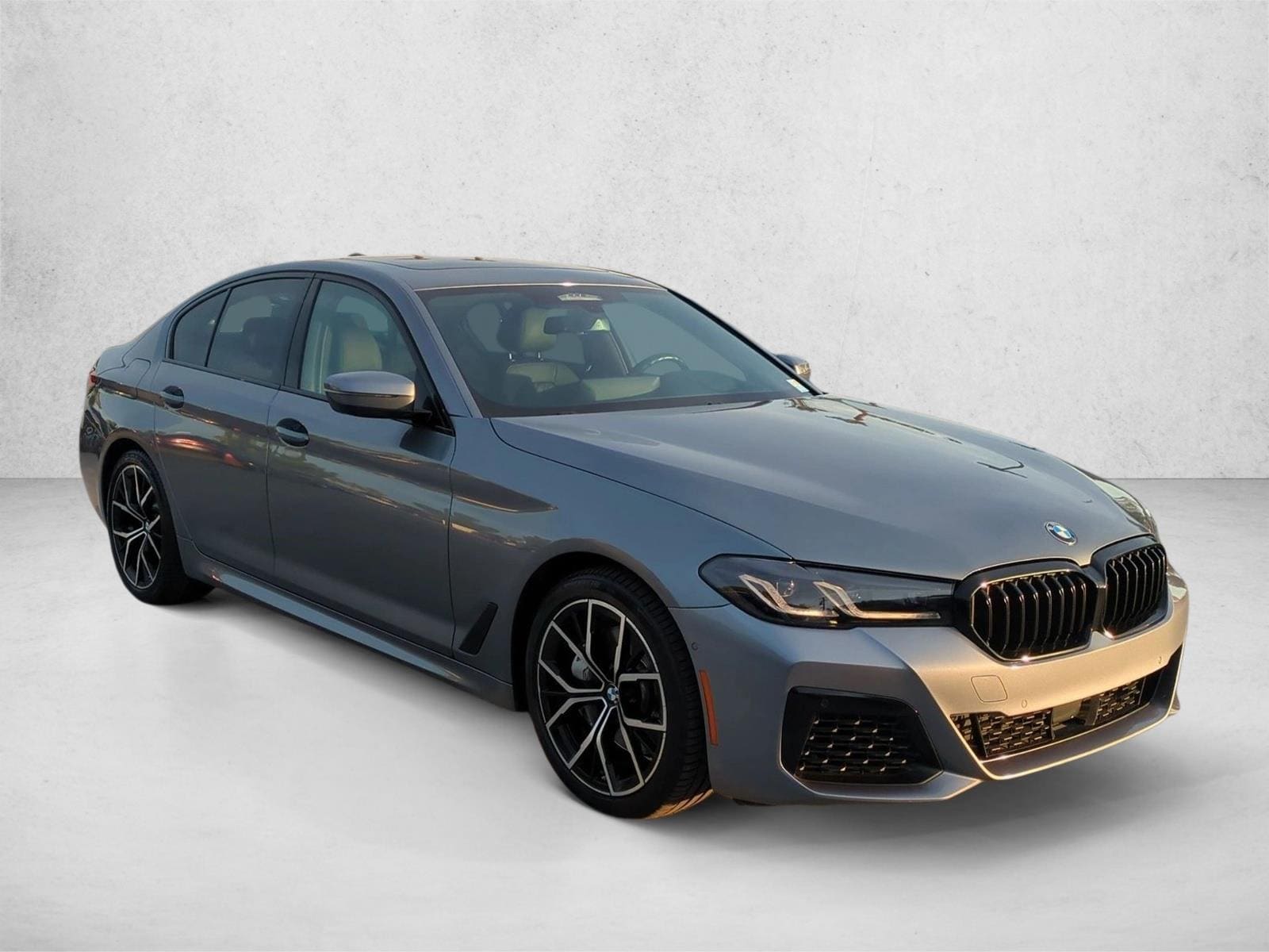 2022 BMW 540i photo 2