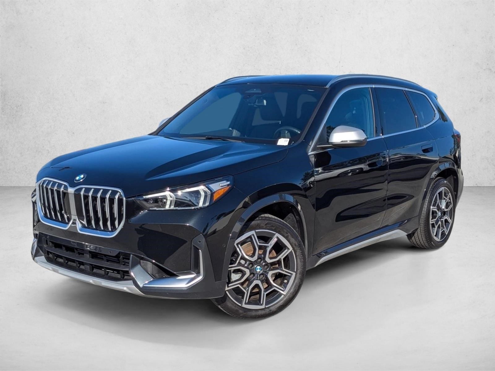 2024 BMW X1 28i's photo