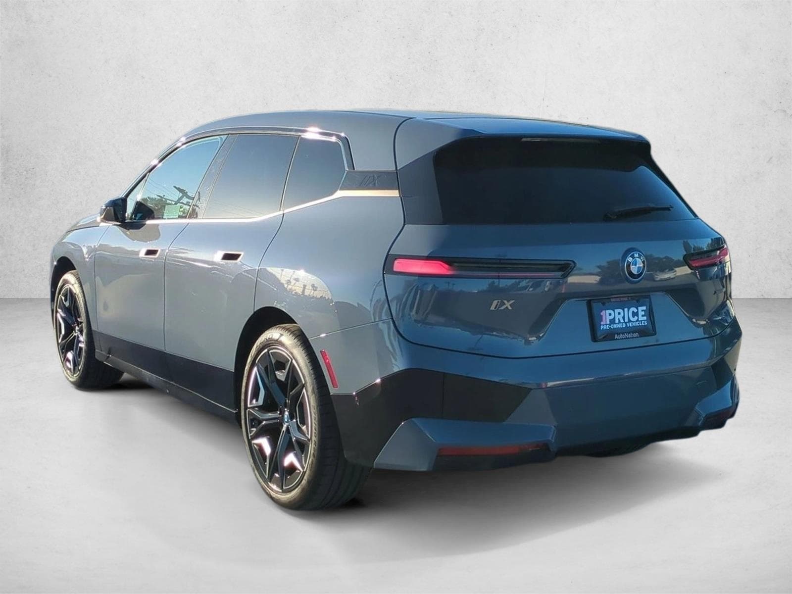 2023 BMW iX xDrive50 photo 3