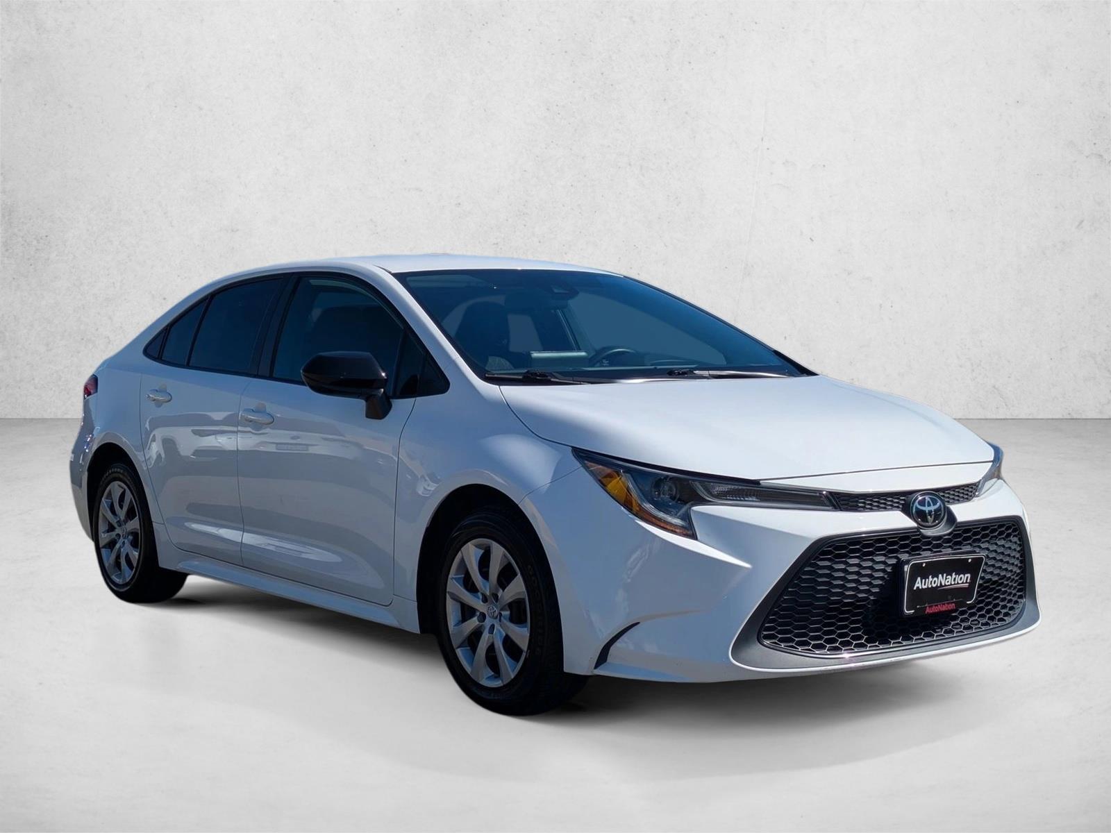 2022 Toyota Corolla LE photo 3