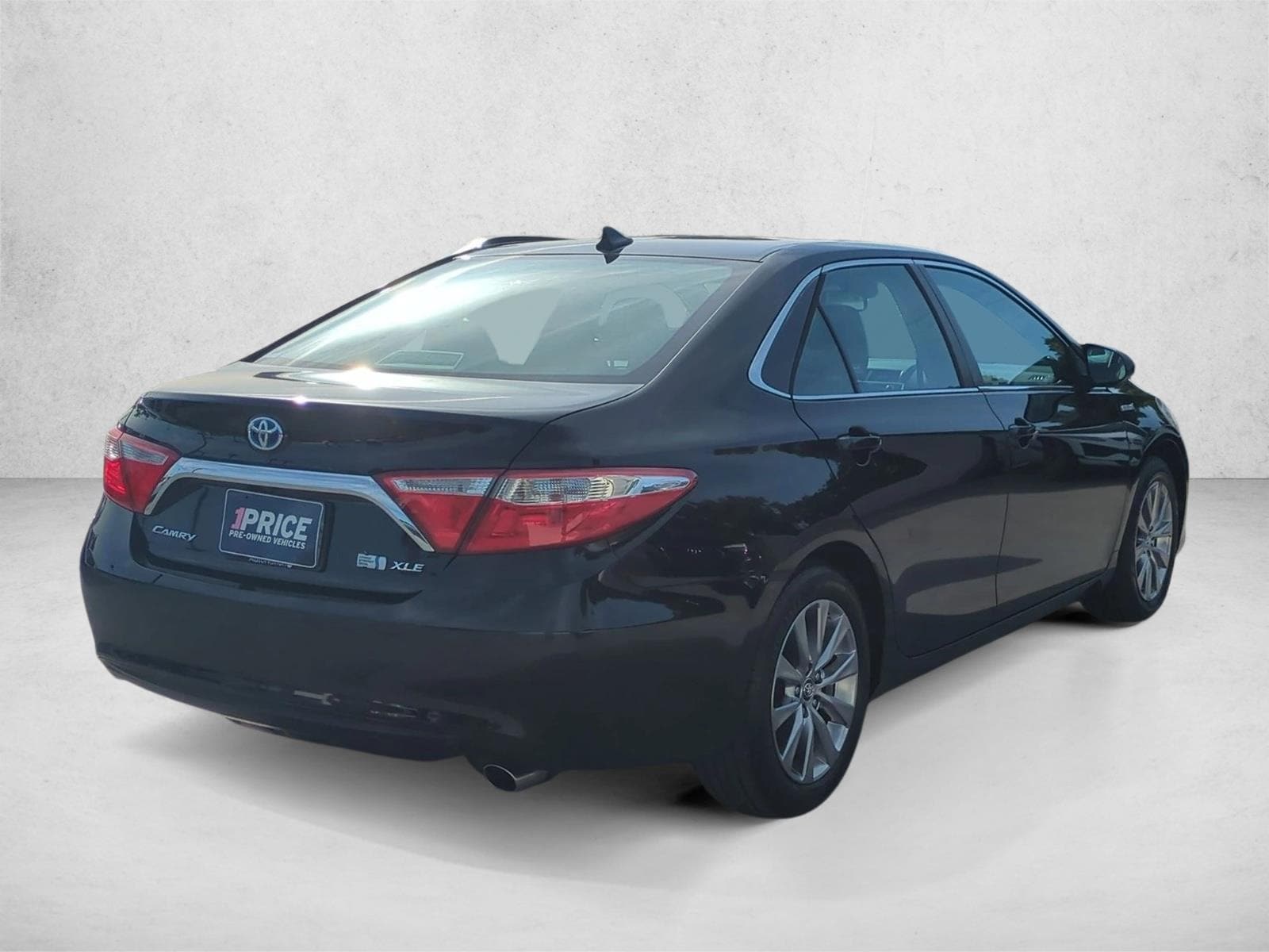2015 Toyota Camry Hybrid XLE photo 4