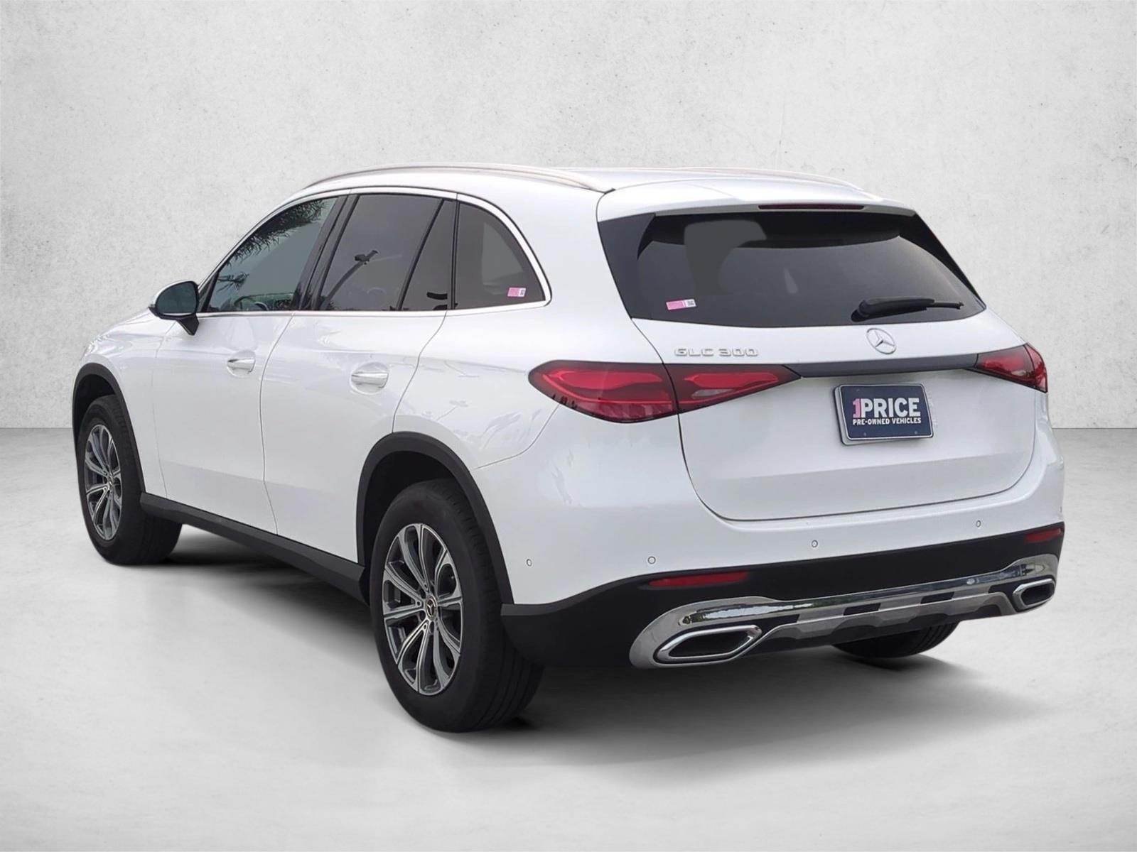 2024 Mercedes-Benz GLC 300 photo 3