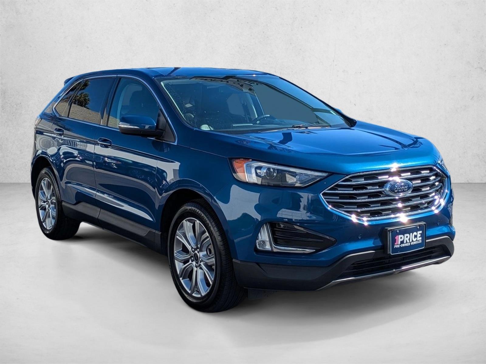 2023 Ford Edge Titanium photo 3
