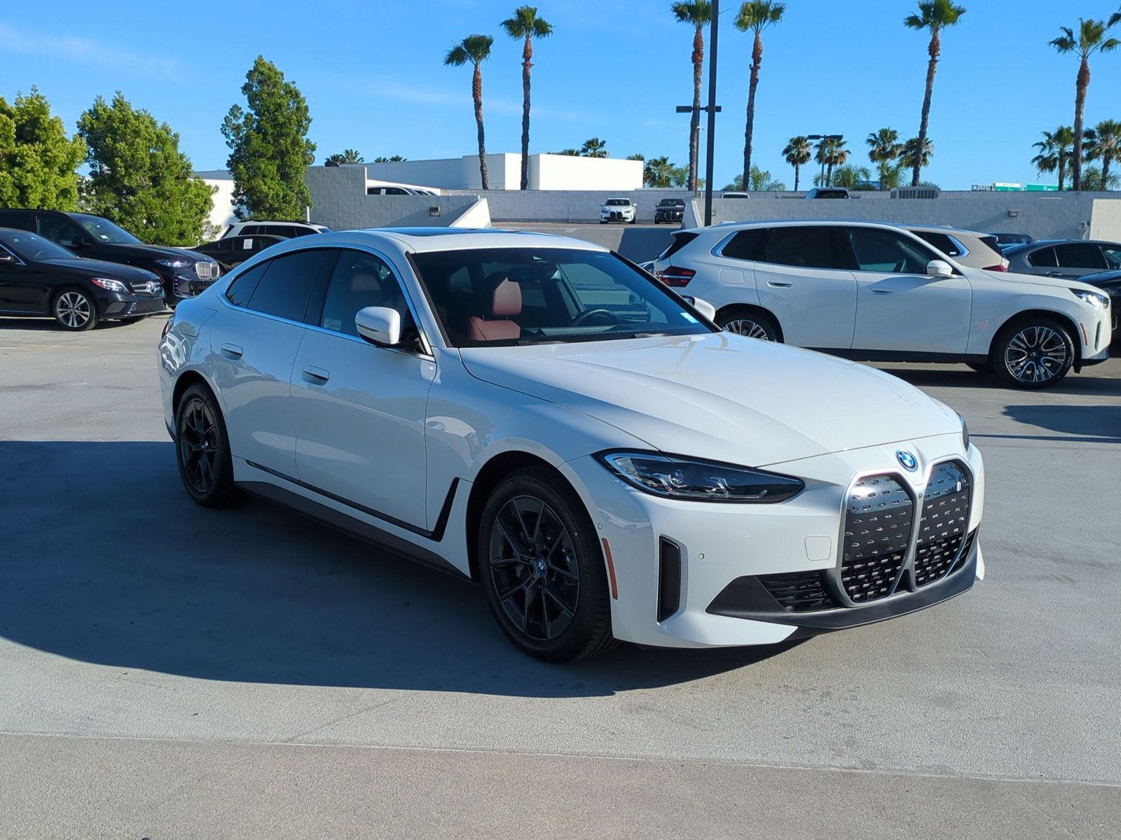 2023 BMW i4 eDrive35 photo 2