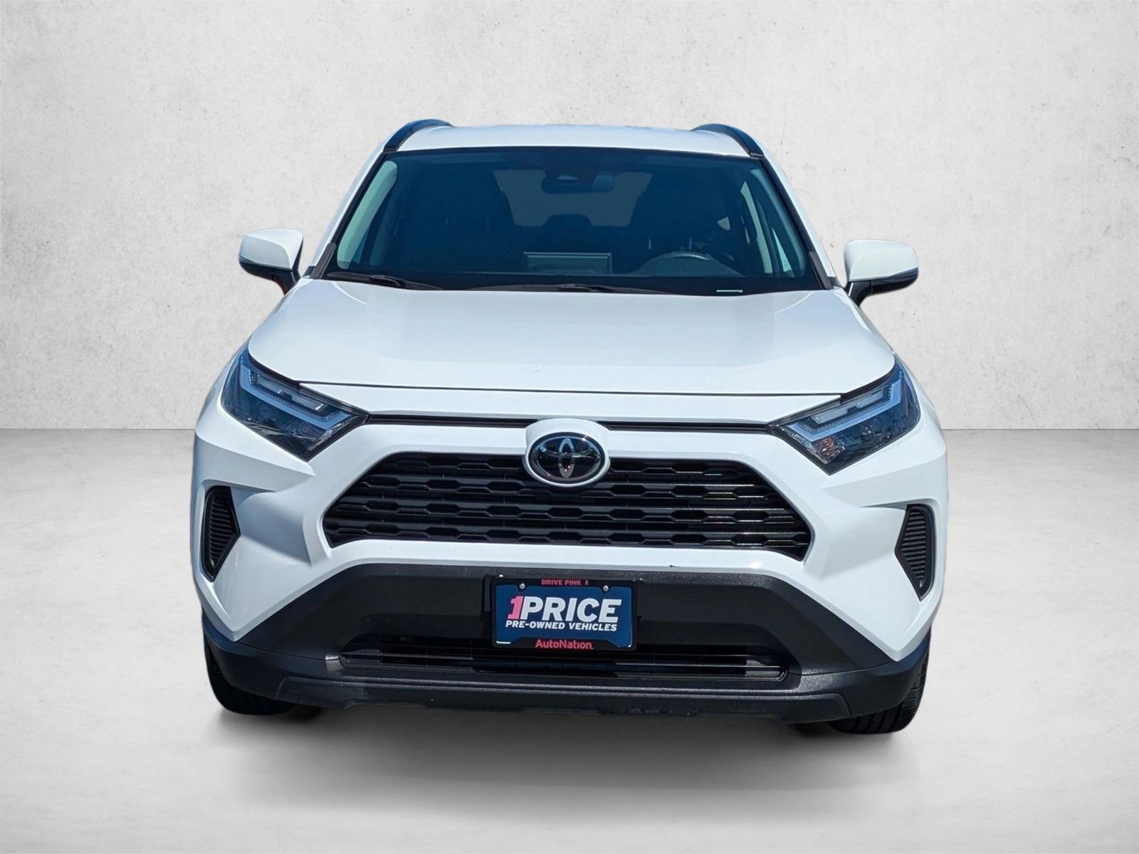 2023 Toyota RAV4 XLE photo 2