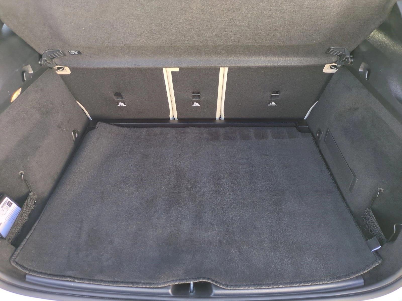 2025 Mercedes-Benz GLA 250 photo 5