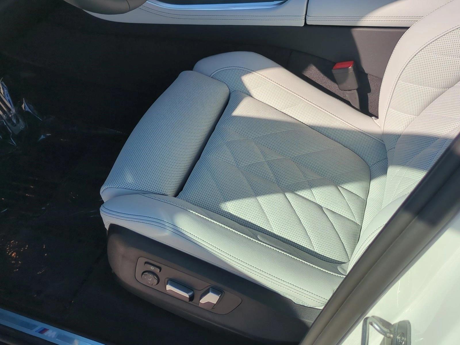 2026 BMW X5 sDrive40i photo 4