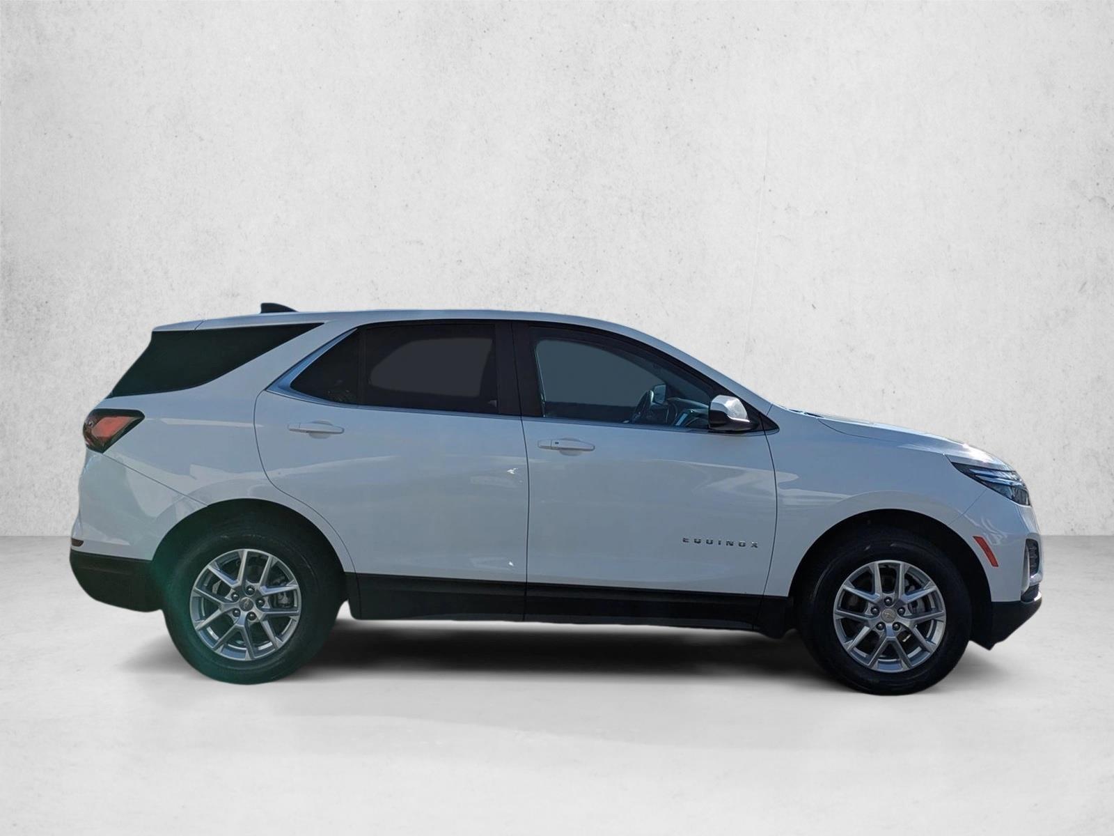 2024 Chevrolet Equinox photo 3