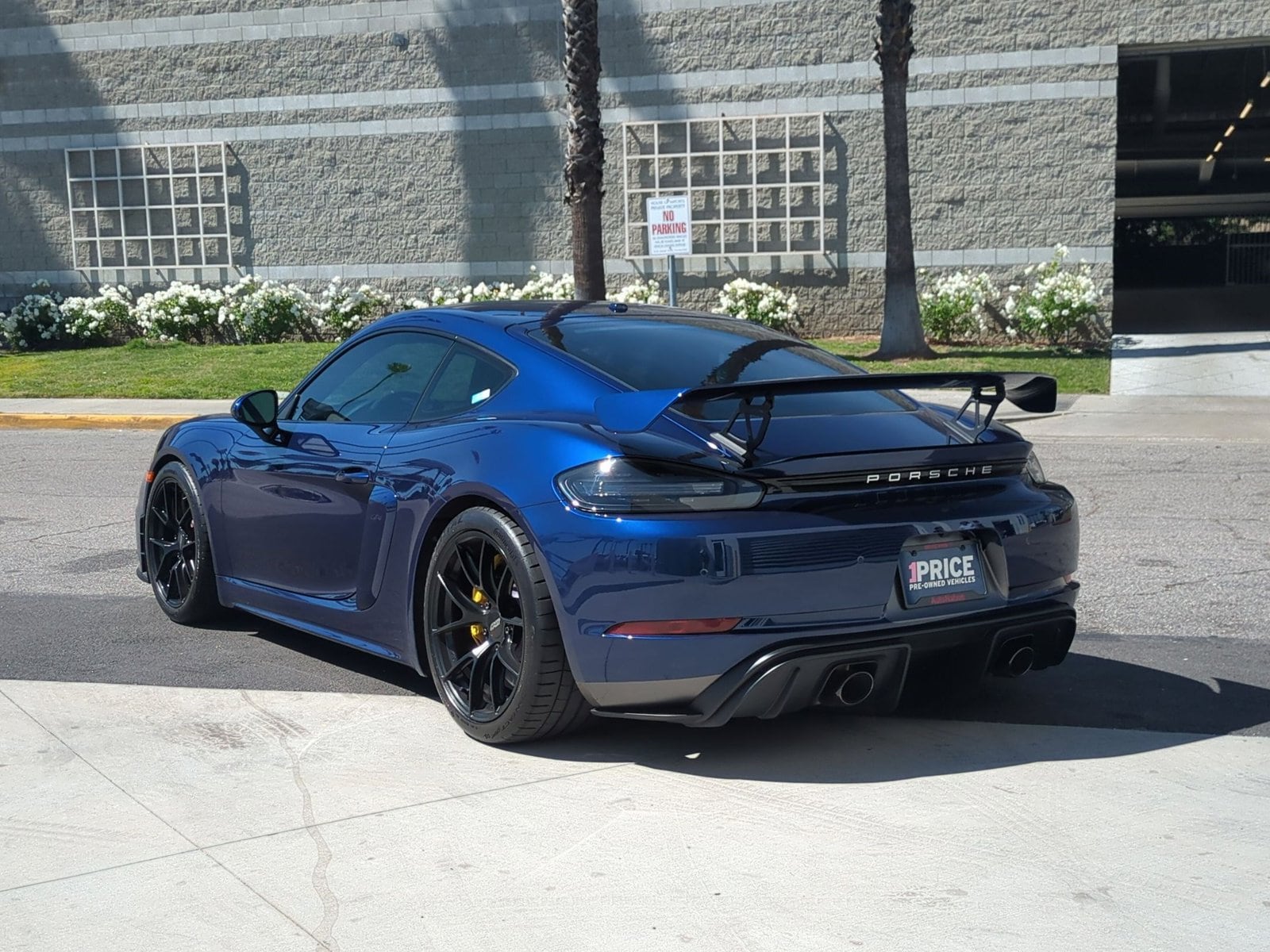 2020 Porsche 718 Cayman GT4 photo 4