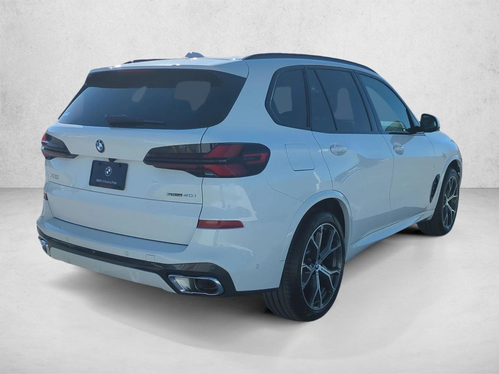2026 BMW X5 sDrive40i photo 2