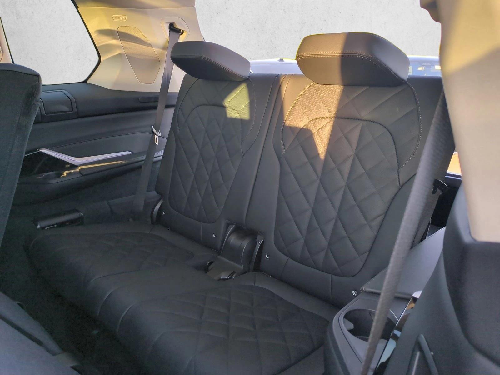 2026 BMW X7 40i - Photo 22