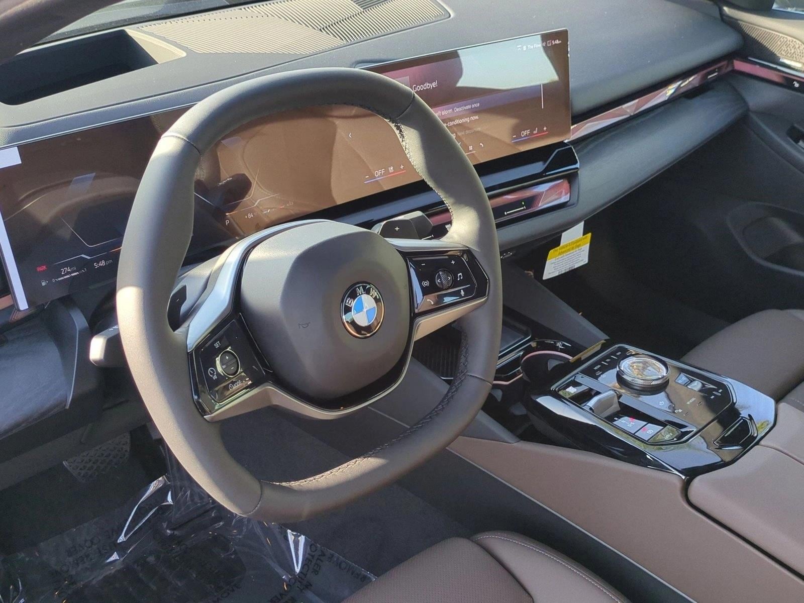 2026 BMW 540i xDrive photo 3