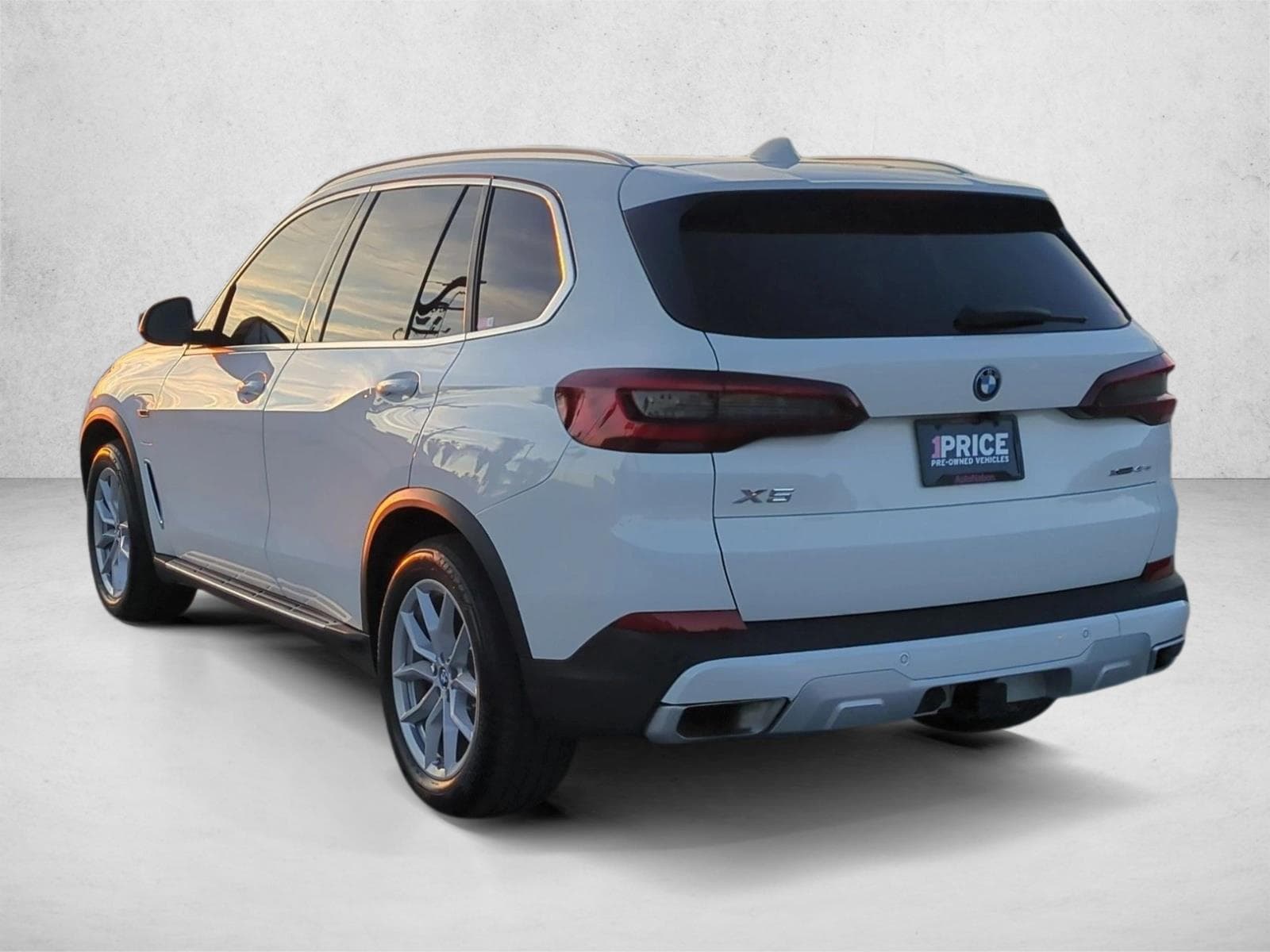 2023 BMW X5 PHEV xDrive45e photo 3