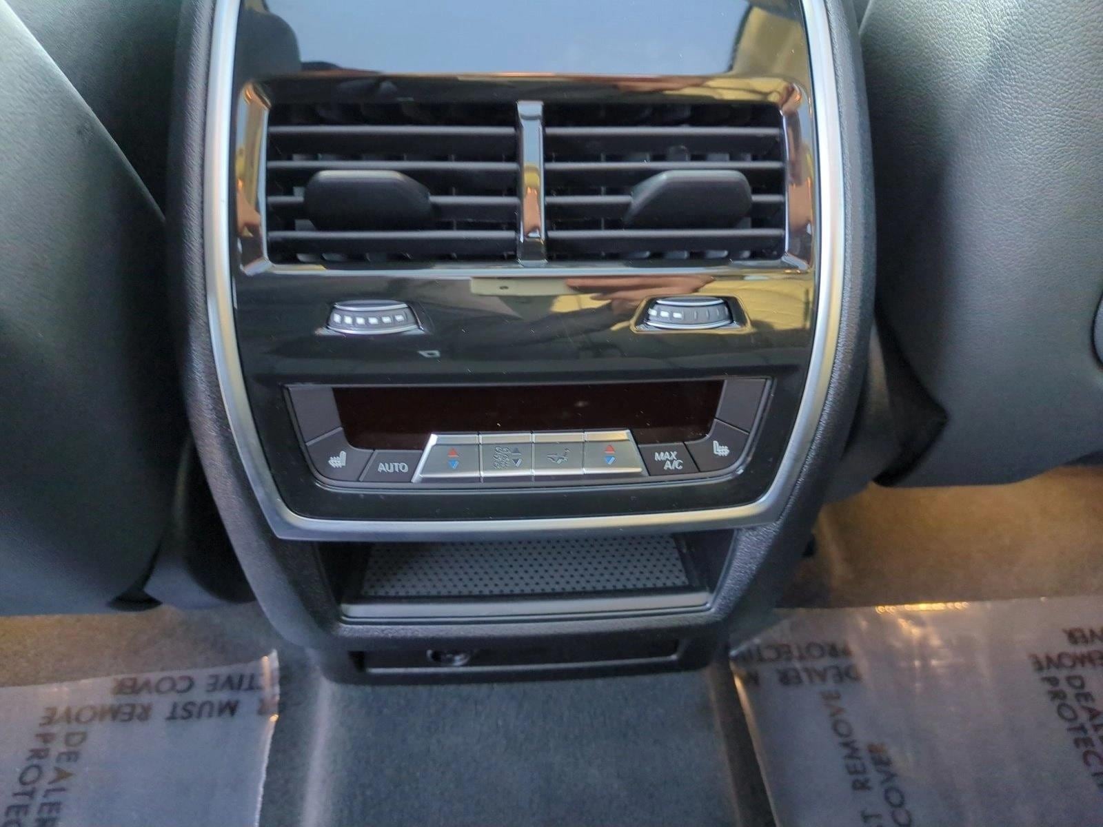 2026 BMW X7 40i - Photo 18