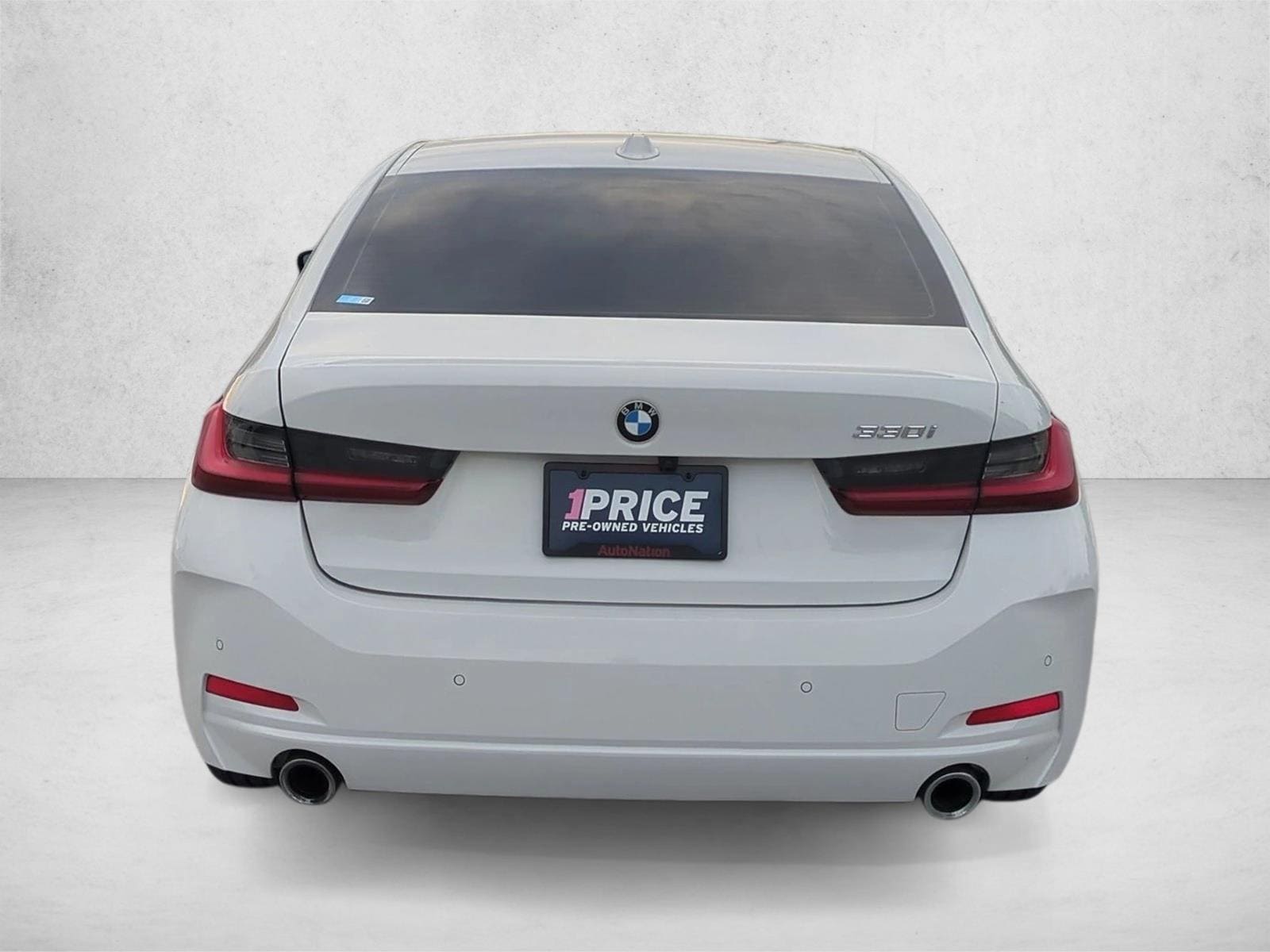 2024 BMW 330i photo 6