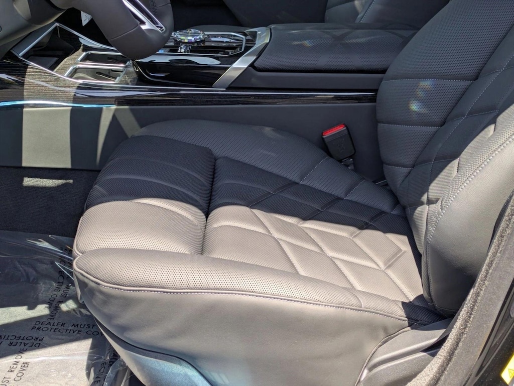 New 2025 BMW i7 xDrive60 Sedan