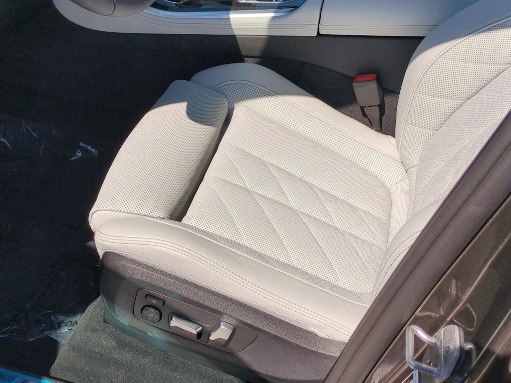 New 2026 BMW X5 PHEV xDrive50e SUV