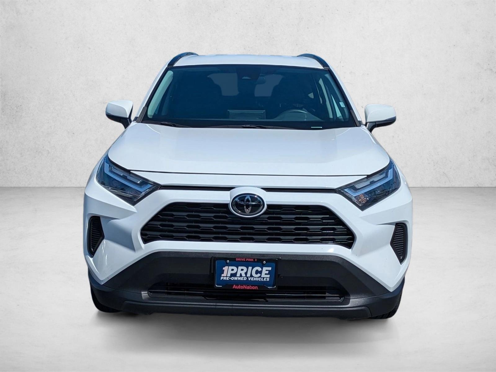2023 Toyota RAV4 XLE photo 2