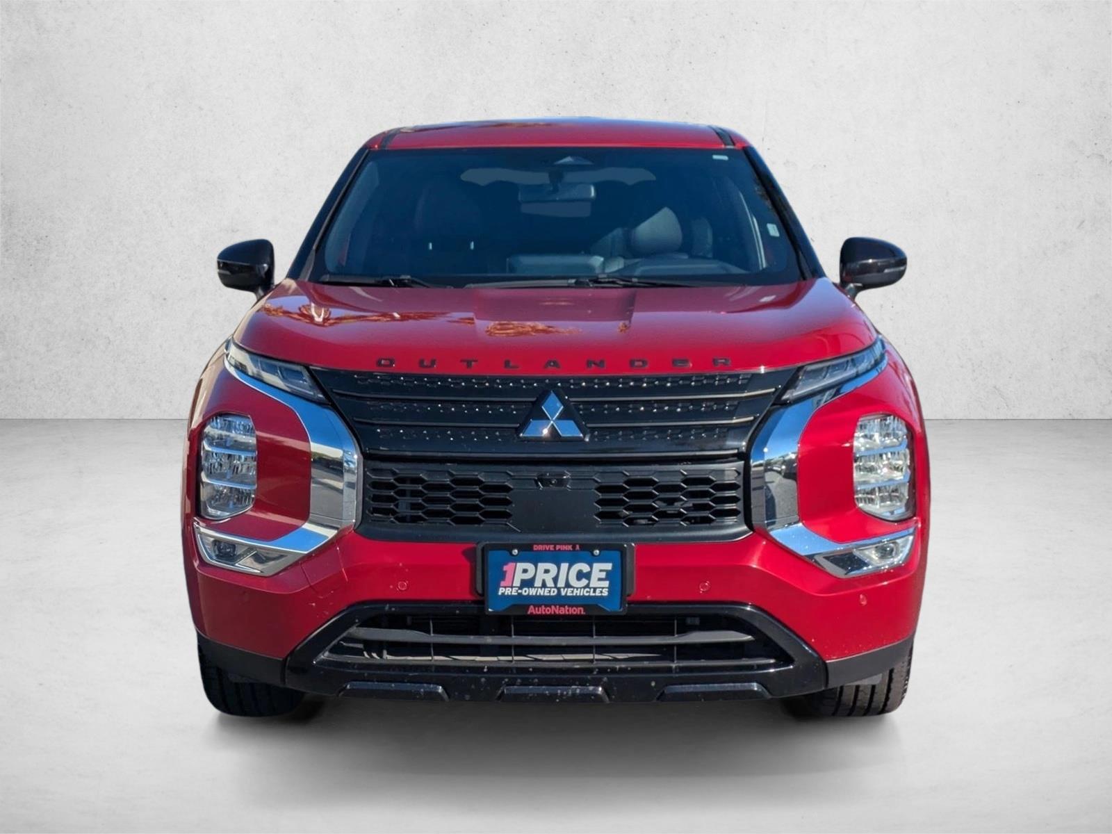 2023 Mitsubishi Outlander SE photo 2