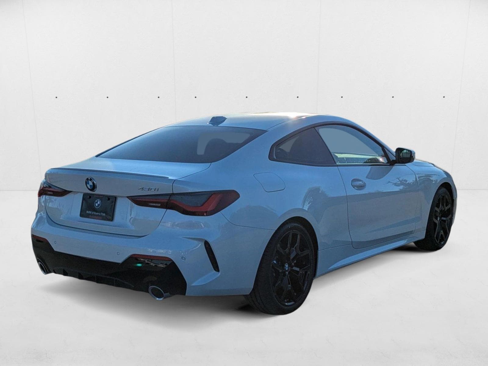 2026 BMW 430i i photo 2