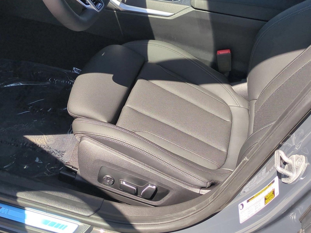 New 2026 BMW 330i Sedan