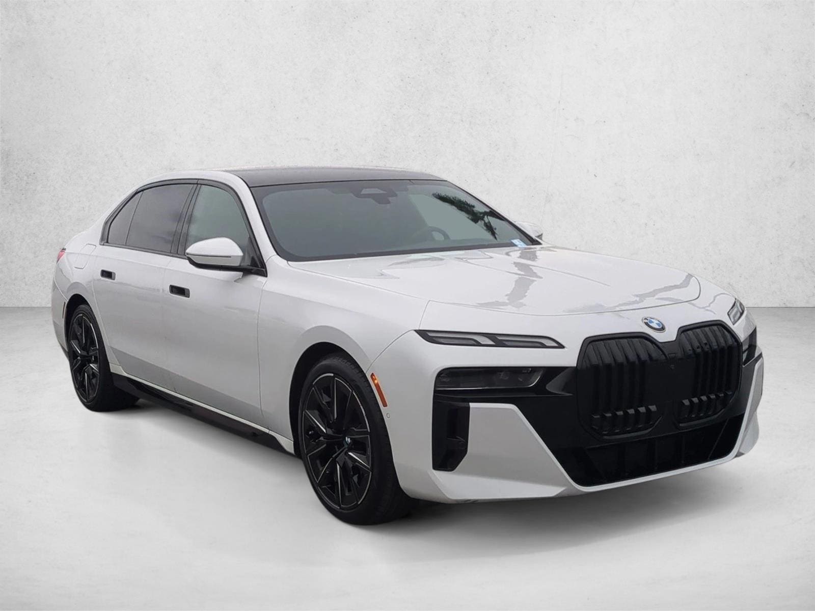 2023 BMW 740i photo 2