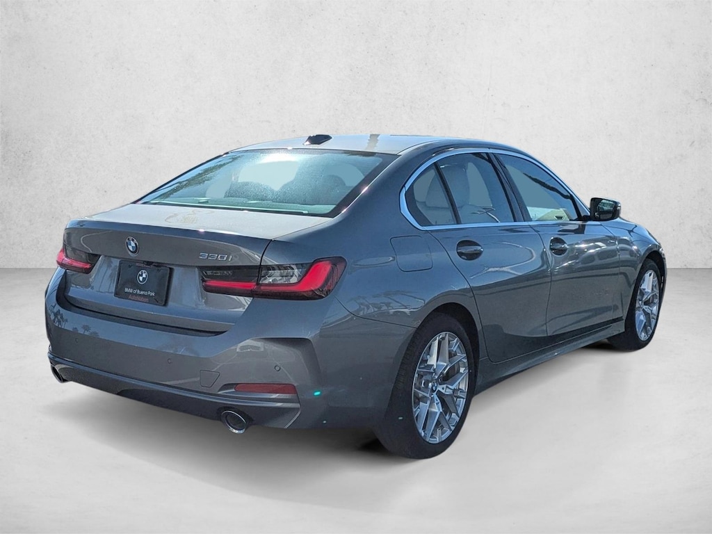 New 2025 BMW 330i Sedan