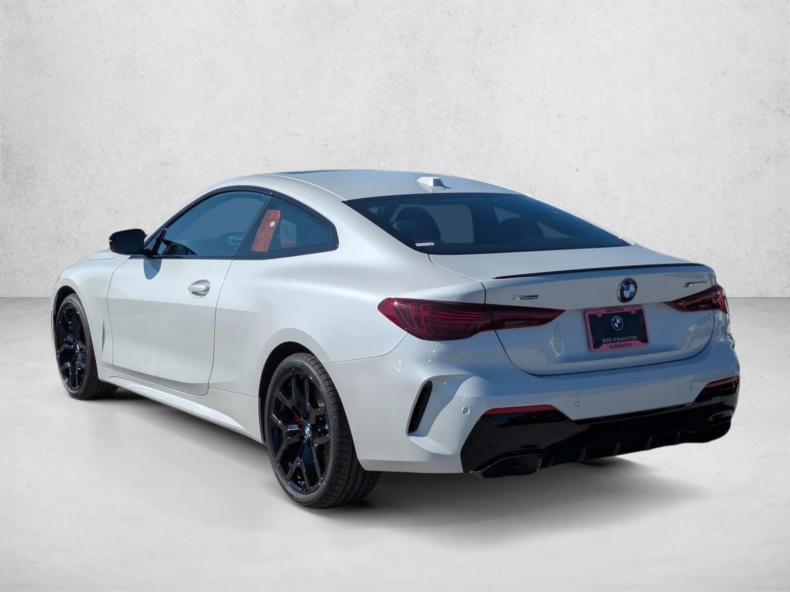 2026 BMW 4 Series M440i - Photo 9