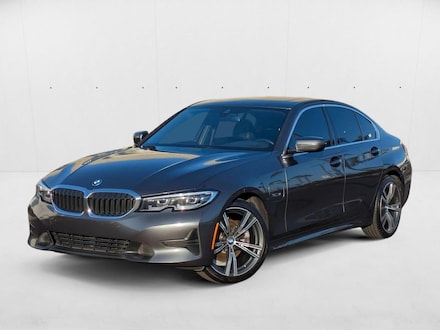 2022 BMW 330e Sedan