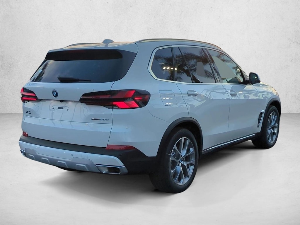 New 2026 BMW X5 PHEV xDrive50e SUV