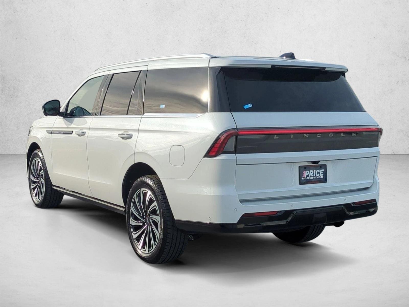 2025 Lincoln Navigator Black Label photo 3