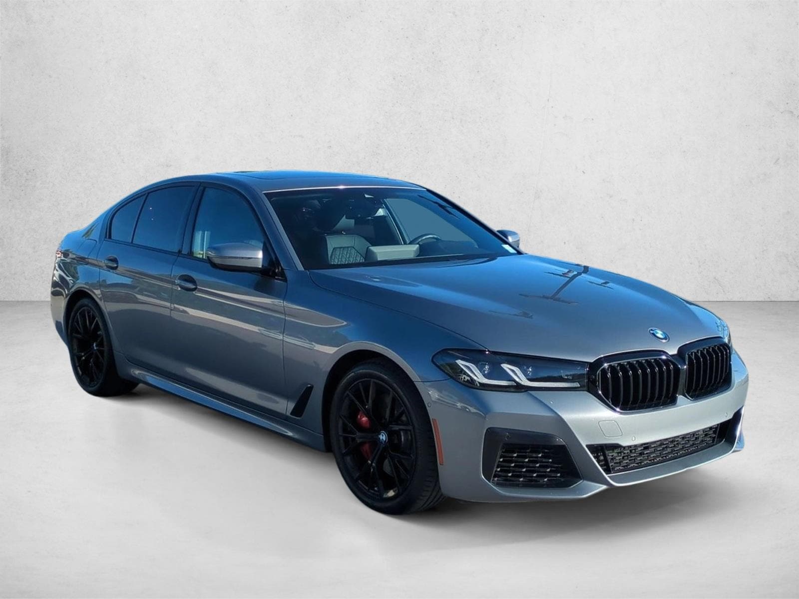 2023 BMW 540i photo 2