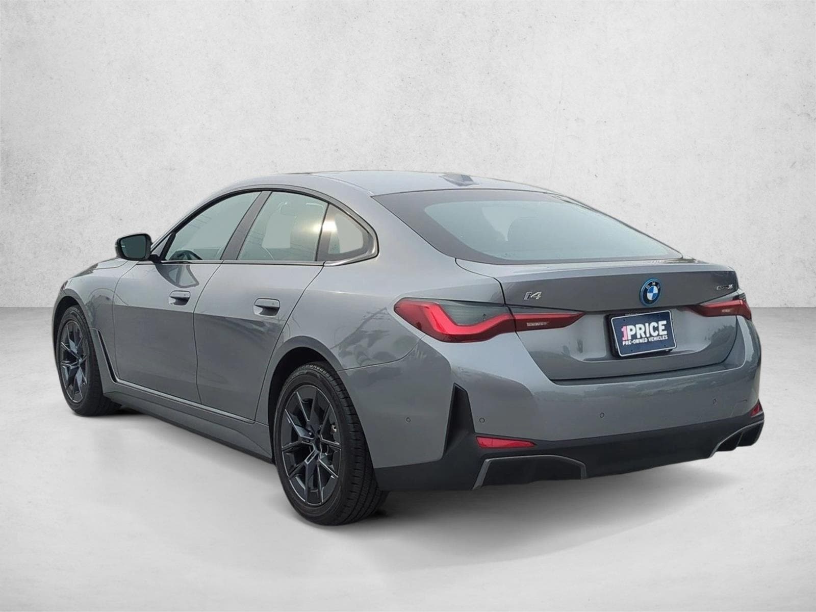 2023 BMW i4 eDrive35 photo 3