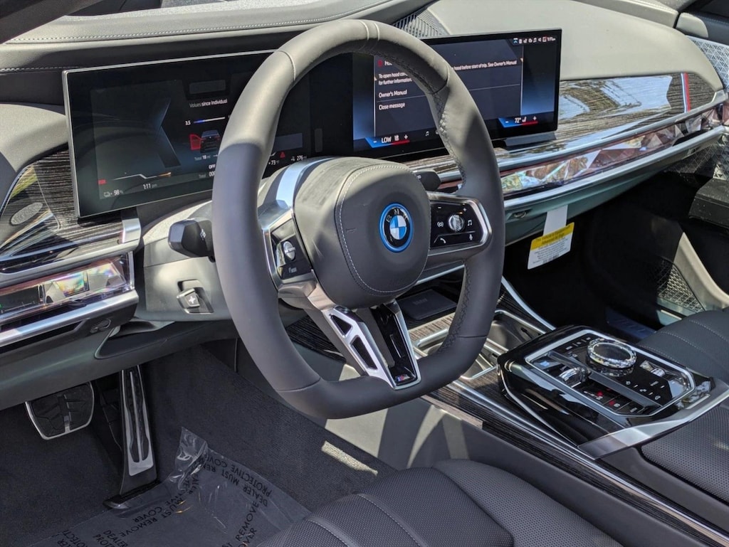 New 2025 BMW i7 xDrive60 Sedan