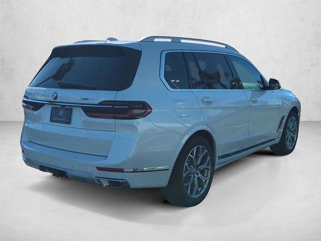 New 2026 BMW X7 xDrive40i SUV