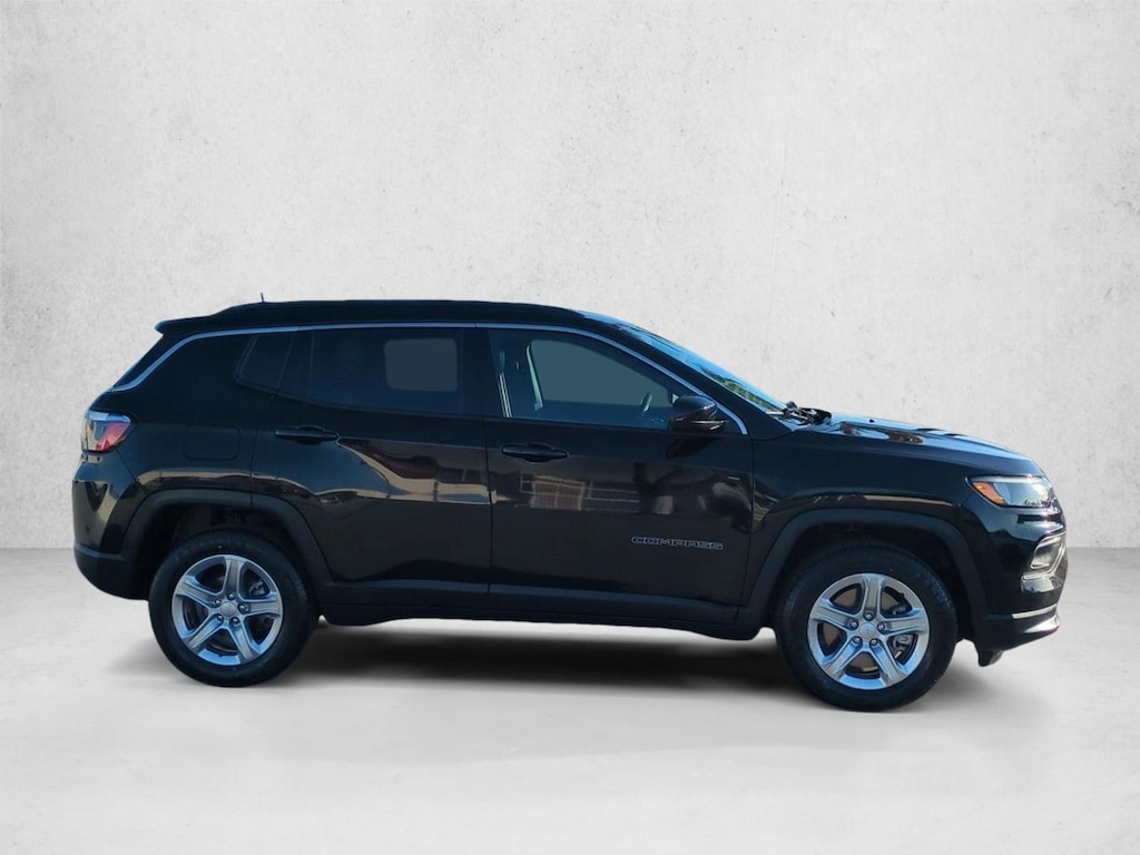 Used 2023 Jeep Compass Latitude SUV