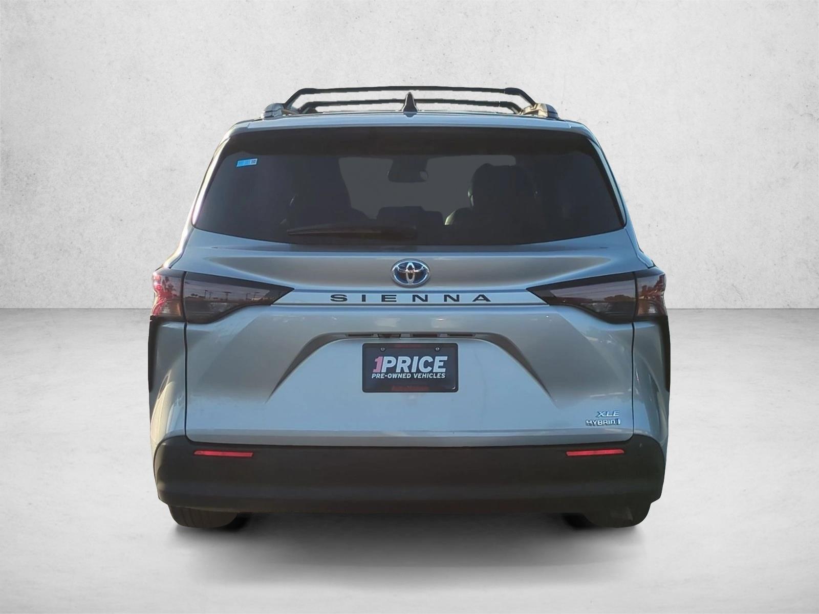 2024 Toyota Sienna XLE 7 Passenger photo 6
