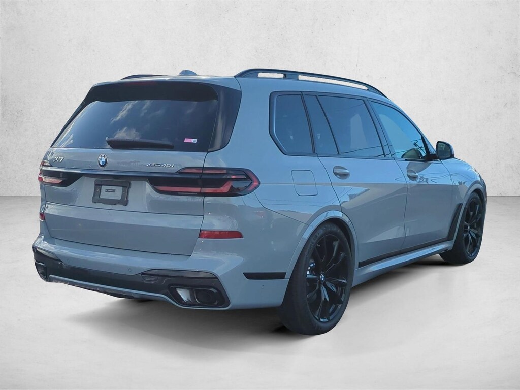 New 2026 BMW X7 xDrive40i SUV